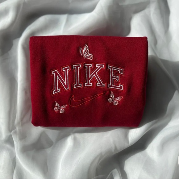 Nike Sweaters - NIKE BUTTERFLY EMBROIDERED CREWNECK UNISEX
